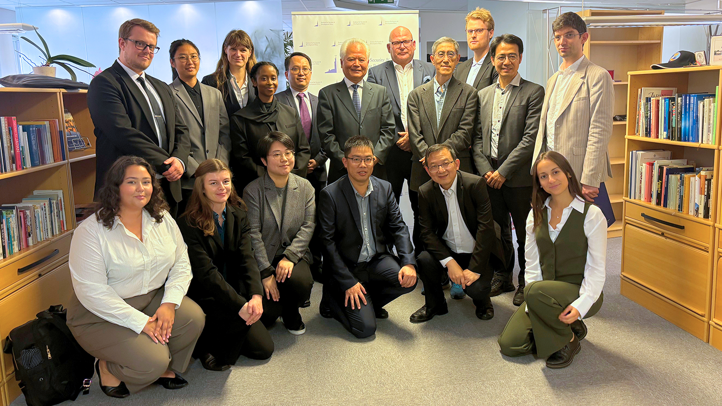 ISDP’s Stockholm China Center held a roundtable discussion with the Huayang Center from China