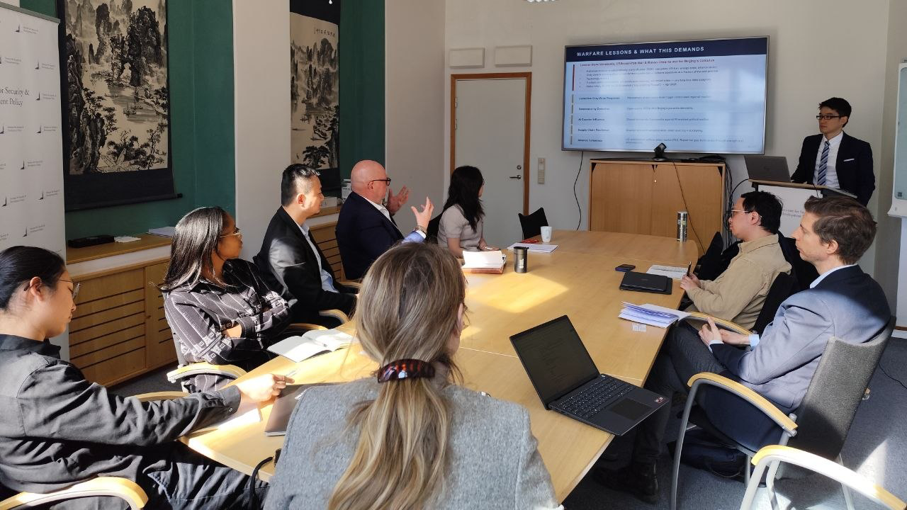 The Stockholm Taiwan Center organized a roundtable discussion on “Xi Jinping’s Military Transformation and China’s Evolving Gray-Zone Strategy in the Indo-Pacific.”
